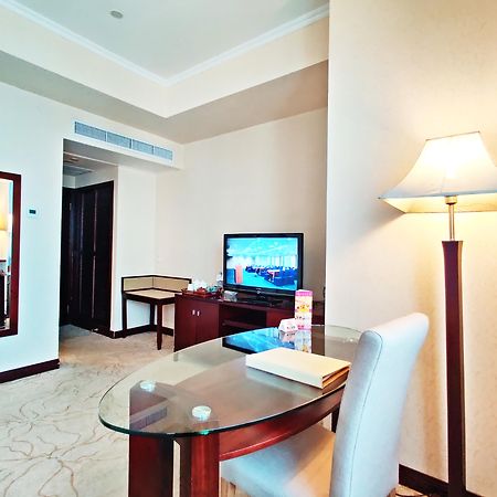 Majestic Hotel Canton Esterno foto