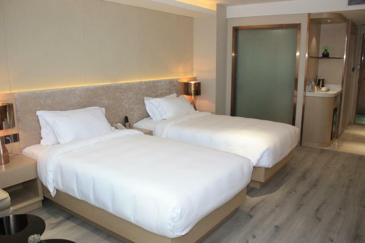 Majestic Hotel Canton Esterno foto